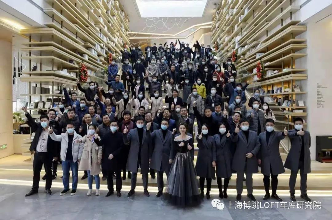 株洲全国一百多人在华侨城汉口道6号参观研讨LOFT专利车库技术！